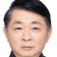 Portrait picture of Professor Geoffrey Li
